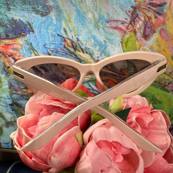 *NEW!* Quay Australia Tempted Pointy Cat Eye Sunglasses - Champagne/Brn Fawn main image 4